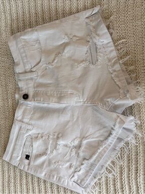 KanCan White Denim Shorts with Tag Detail